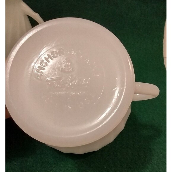 Vintage Anchor Hocking Fire King Milk Glass Swirl Gold Trim Creamer Sugar Bowl - Picture 4 of 7